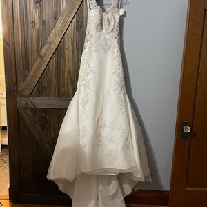 Symphony White Lace Wedding Dress